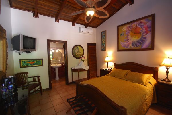 VILLAS LIRIO (Quepos)